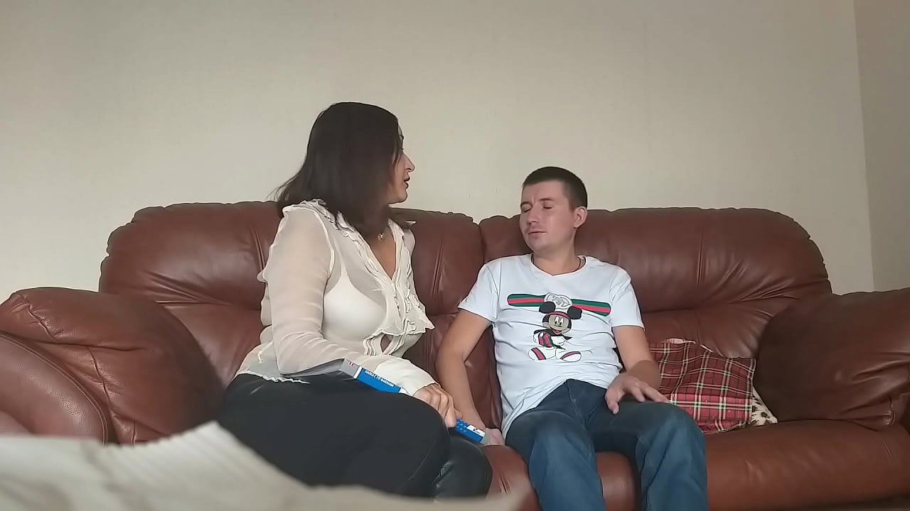 Elèv timid foutu pwofesè ensasyabl (Milf Alina Tumanova)