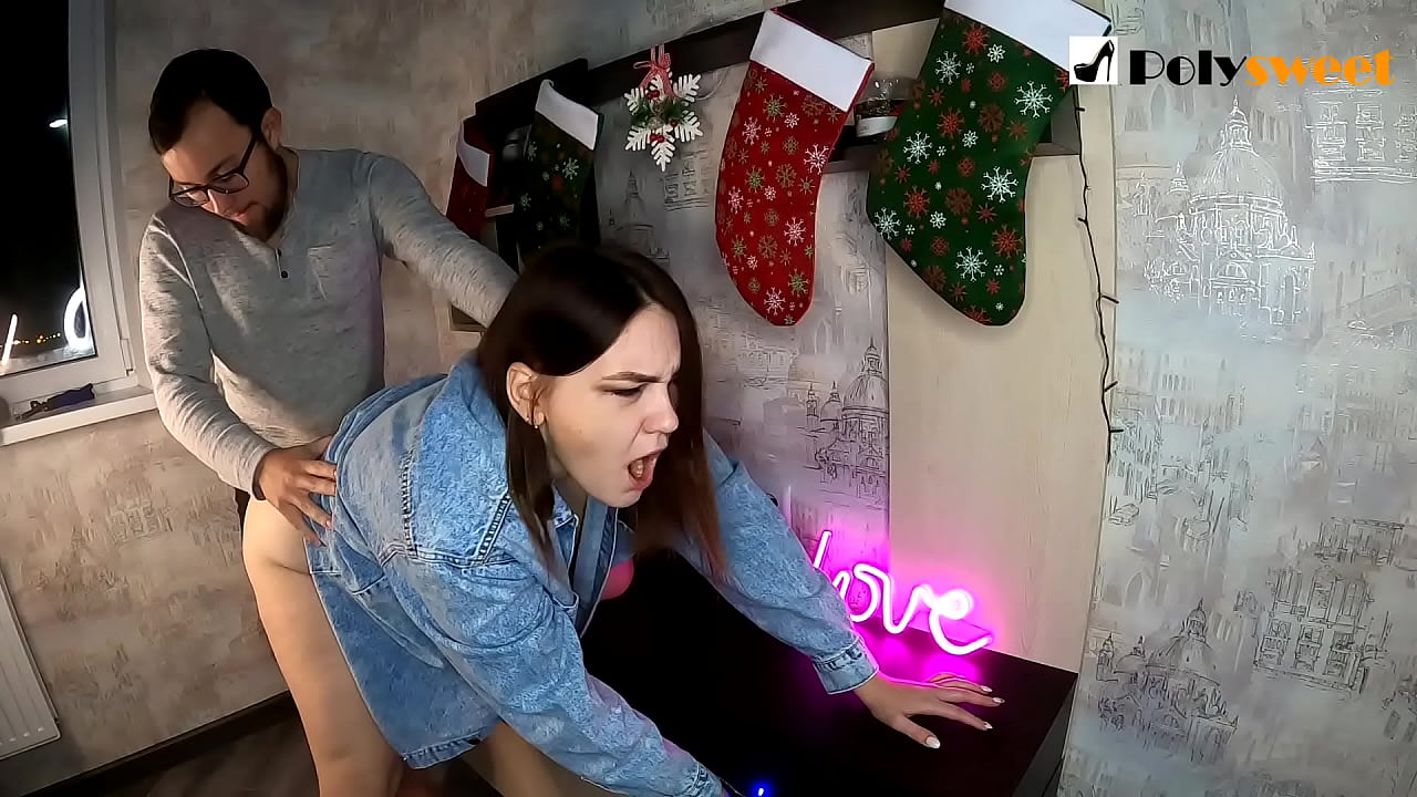 Nèg la te renmen fout yon bèl ti fi ak yon ponytail nan bourik la ak bouch li ak Dick